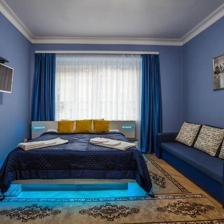Luxury Air-Conditioned Family Apartment Spitalska Old Town ブラチスラヴァ エクステリア 写真