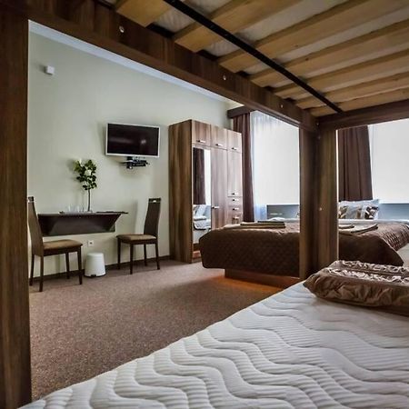 Luxury Air-Conditioned Family Apartment Spitalska Old Town ブラチスラヴァ エクステリア 写真