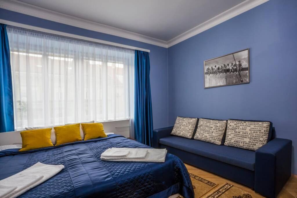 Luxury Air-Conditioned Family Apartment Spitalska Old Town ブラチスラヴァ エクステリア 写真