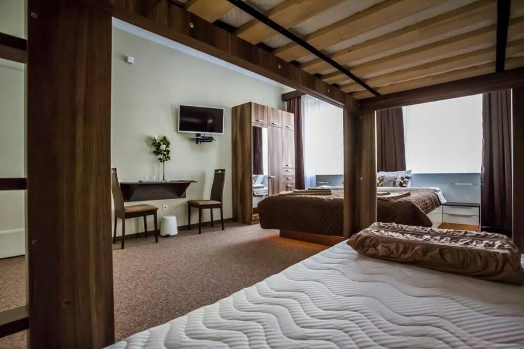 Luxury Air-Conditioned Family Apartment Spitalska Old Town ブラチスラヴァ エクステリア 写真