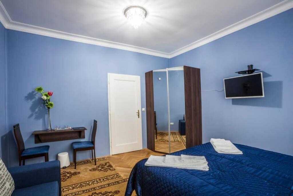 Luxury Air-Conditioned Family Apartment Spitalska Old Town ブラチスラヴァ エクステリア 写真